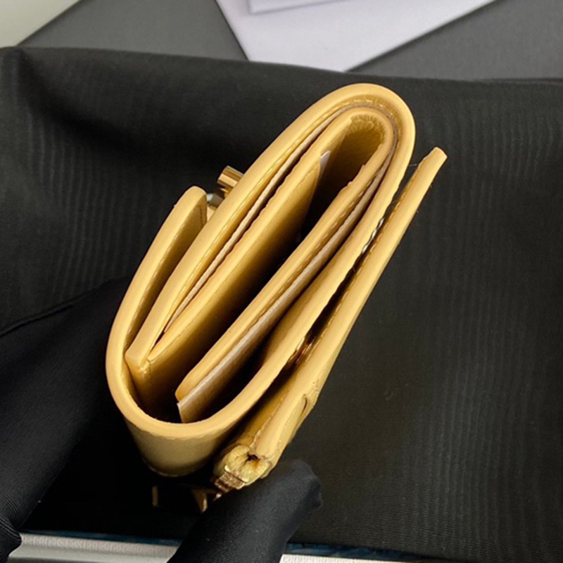 Triomphe亮澤皮皮革短款錢包_3