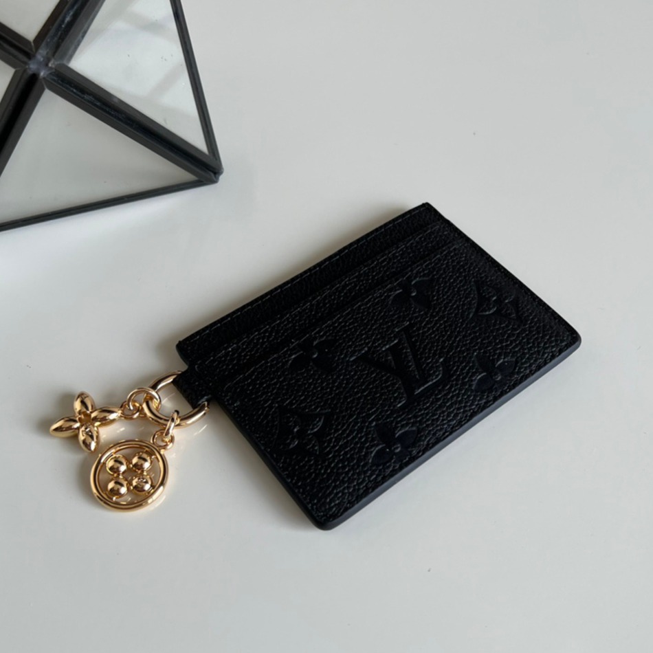 M82132 LV Charms 名片夾_4
