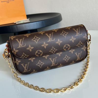 M26587 Wallet on Chain Ivy