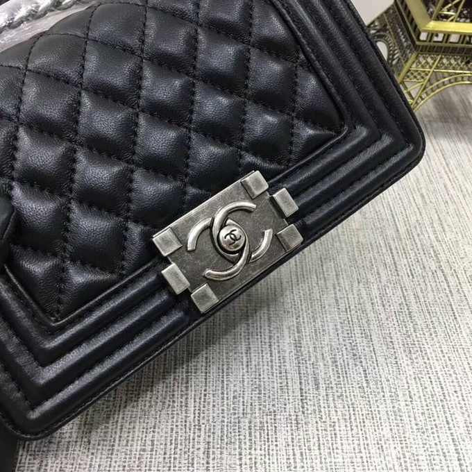 67085羊皮20cm經典BOY辣媽款系列 斜背包 黑色 古銀五金-3