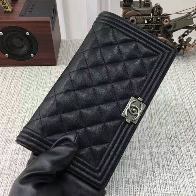 88722 小羊皮系列長款兩折長夾 BOY系列 銀色五金
