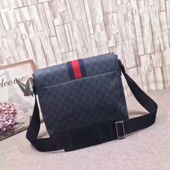 475432黑色PVC 斜背包-3