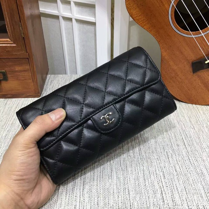 31507 羊皮菱格兩折口蓋錢包 銀色五金-2
