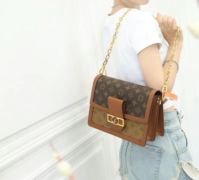 LV M44391 Dauphine 郵差包系列拼色老花斜背包 小號20 x 16 x 10cm