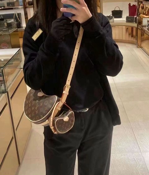 LV 46828 專櫃最新款碗豆子母包郵差包 可頌包 可拆卸-2