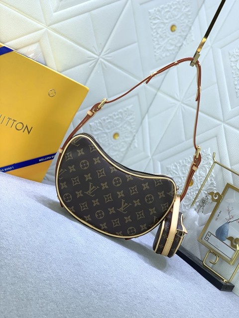 LV 46828 專櫃最新款碗豆子母包郵差包 可頌包 可拆卸-6