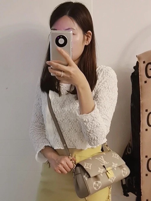 LV M45836 FAVORITE 壓紋軟粒面包包 單肩手提包-3