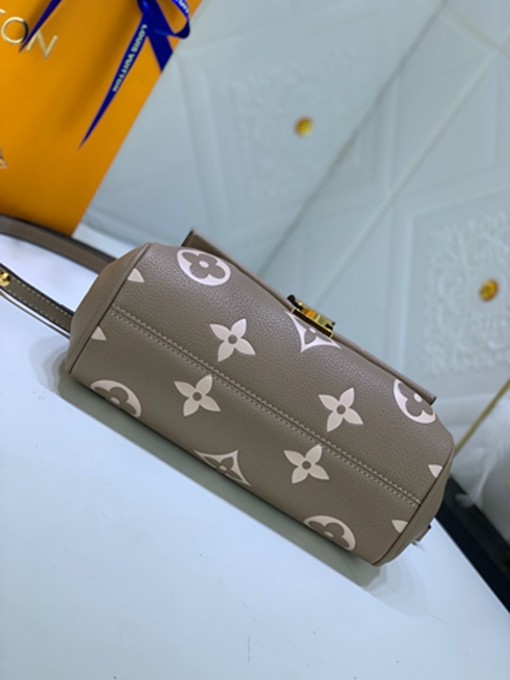 LV M45836 FAVORITE 壓紋軟粒面包包 單肩手提包-7