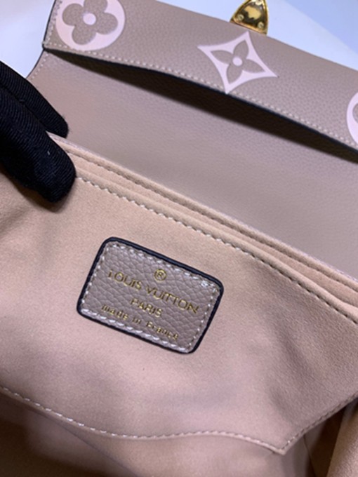 LV M45836 FAVORITE 壓紋軟粒面包包 單肩手提包-11