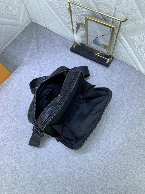 LV M46955 ALPHA 郵差包 -9