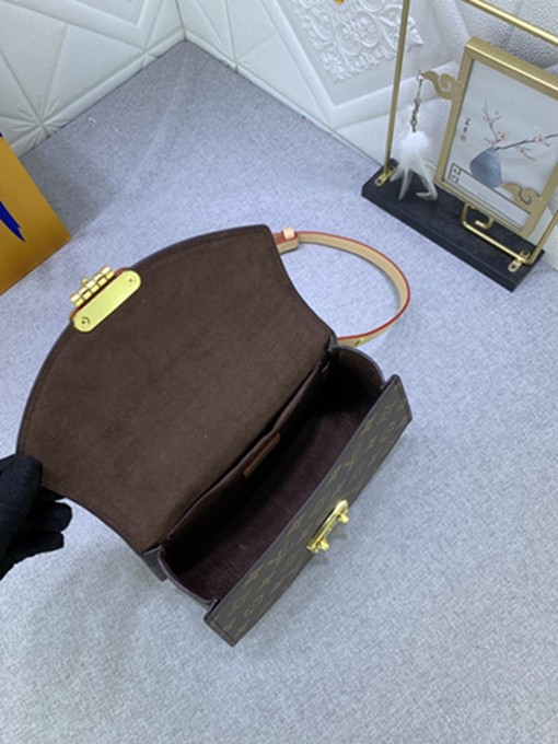 LV M46548扇形手提斜挎包包-9