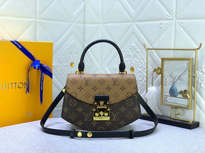 LV M46548扇形手提斜挎包包-13