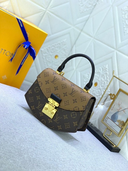 LV M46548扇形手提斜挎包包-14