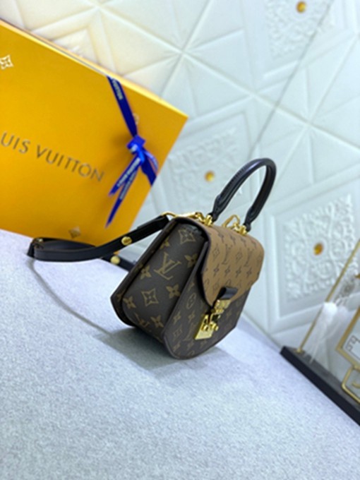 LV M46548扇形手提斜挎包包-17
