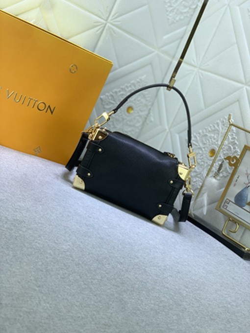LV M23817 四角包邊鉚釘谷愛淩同款盒子包-3