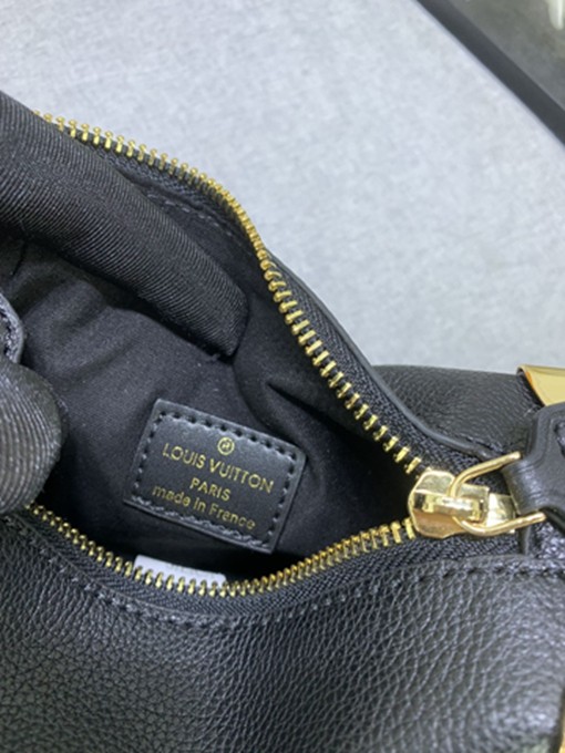 LV M23817 四角包邊鉚釘谷愛淩同款盒子包-8