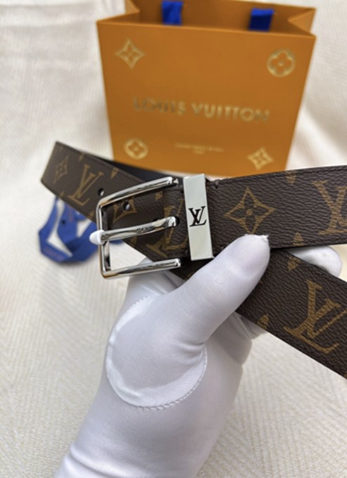 LV 扣頭字母logo老花皮帶-6