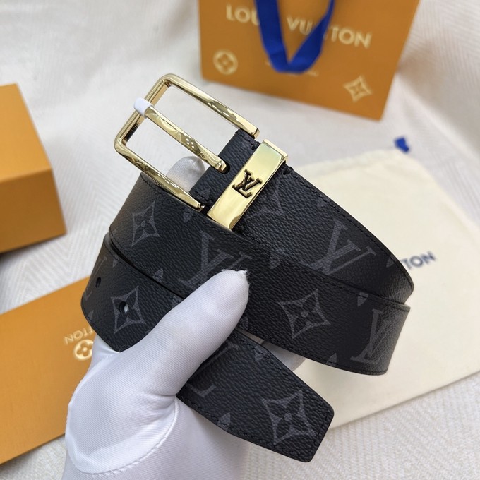 LV 扣頭字母logo黑花皮帶