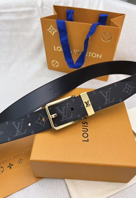 LV 扣頭字母logo黑花皮帶-4