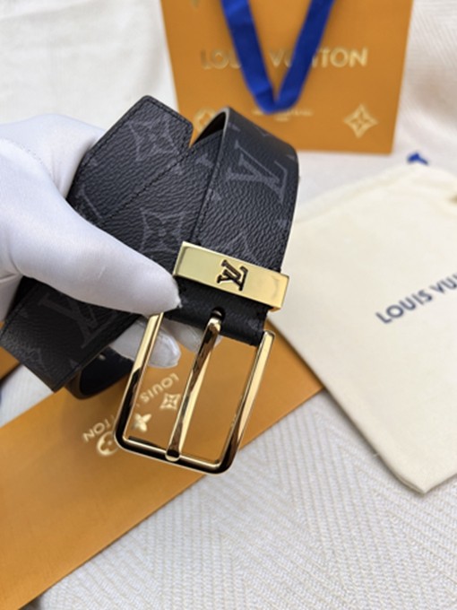 LV 扣頭字母logo黑花皮帶-9