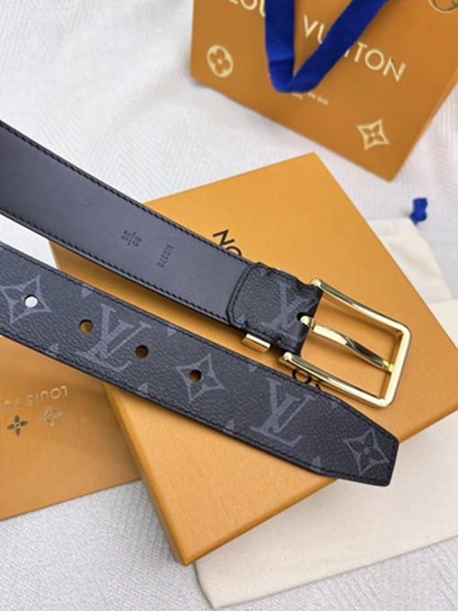 LV 扣頭字母logo黑花皮帶-7