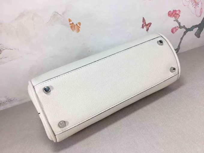  Zumi系列569712 經典馬銜扣手提斜挎兩用手袋-21