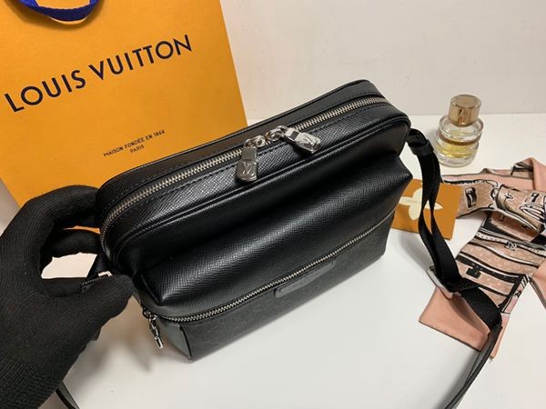 M30233 OUTDOOR 郵差包 原單-4