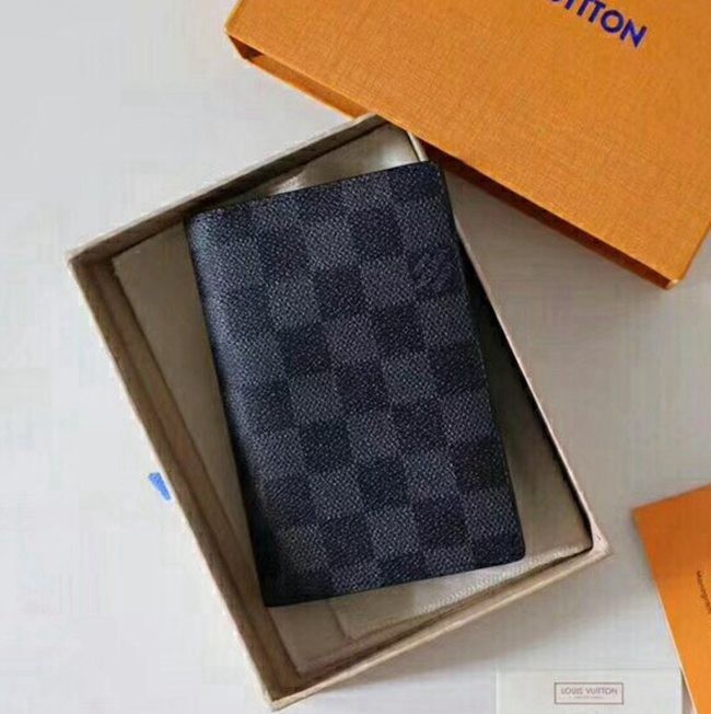 M60181 Monogram帆布旅遊證件套 黑格 10x14cm
