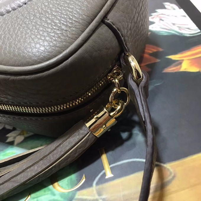308364 soho系列 淺灰色 原單頭層牛皮 流蘇相機斜挎包-6