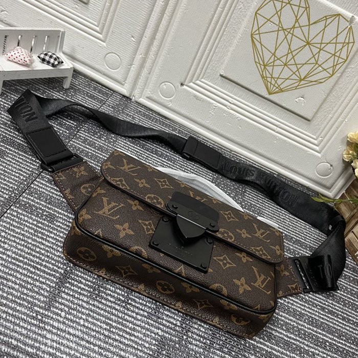 M45807 58487 S Lock Sling 腰包