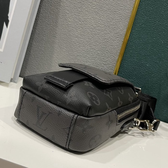 M81321  黑灰花 FLAP DOUBLE 手機包 11x18x8cm-3