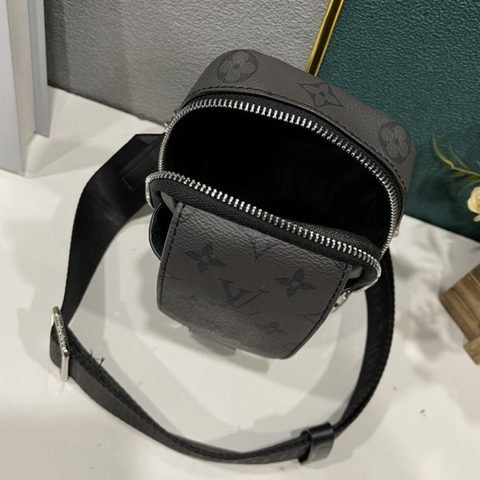 M81321  黑灰花 FLAP DOUBLE 手機包 11x18x8cm-4