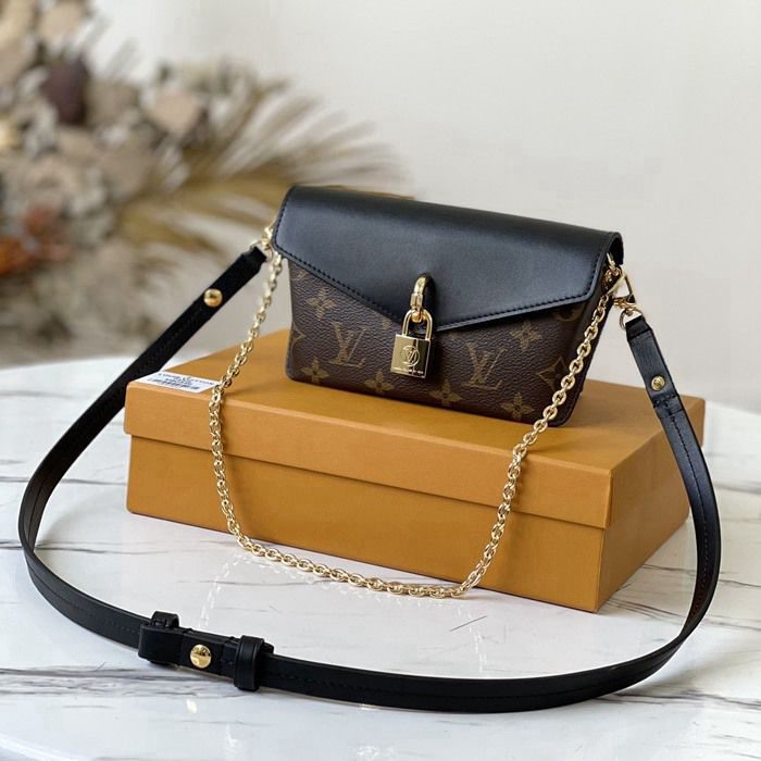 M80559  頂級原單 黑色 Padlock on Strap 手袋 19x11x3cm